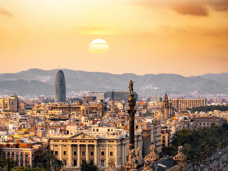 Blick auf Barcelona bei Sonnenuntergang