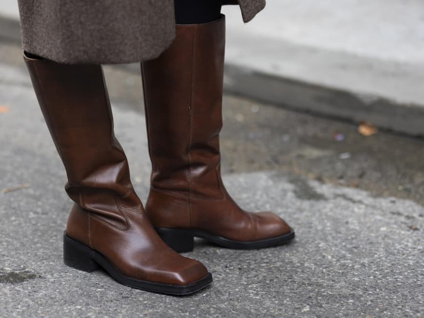 Lederstiefel pflegen: So sehen sie immer aus wie neu Lederstiefel in braun