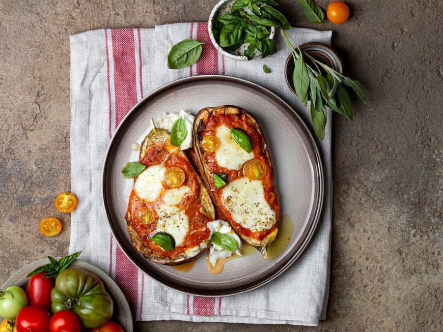 Die gebackene Aubergine aus dem Airfryer geht schnell und schmeckt köstlich