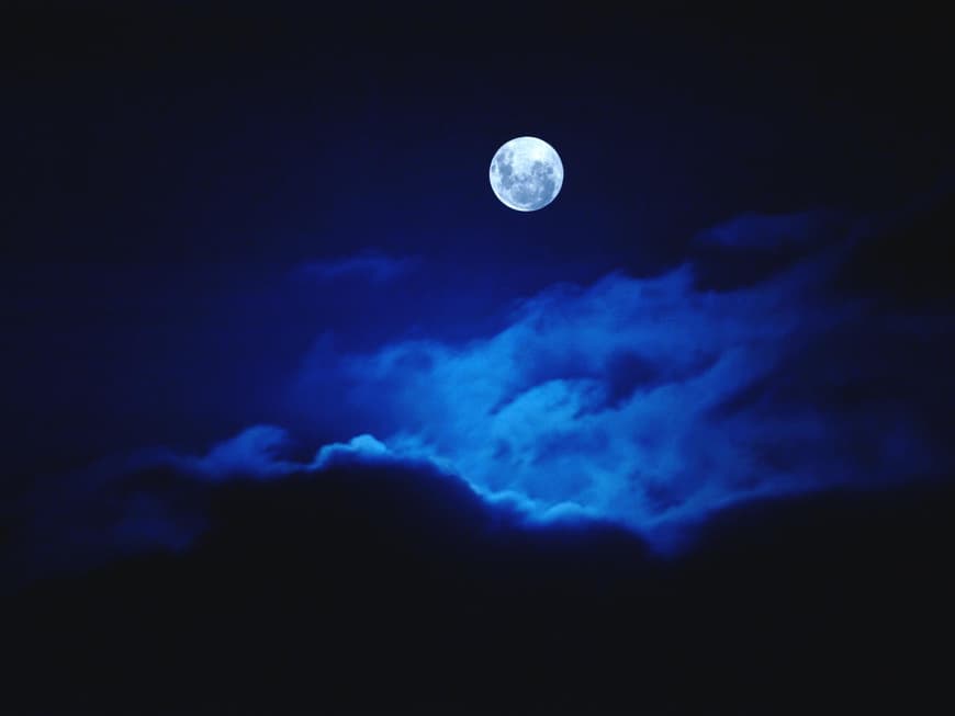 Vollmond am Nachthimmel 