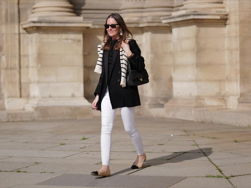Frau in Skinny Jeans