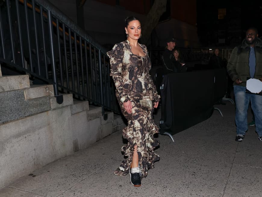 Ashley Graham in Puma Sneakers Ashley Graham