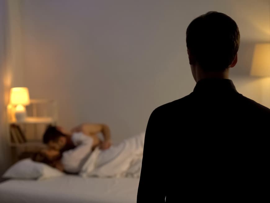 Partner beobachtet Paar beim Sex