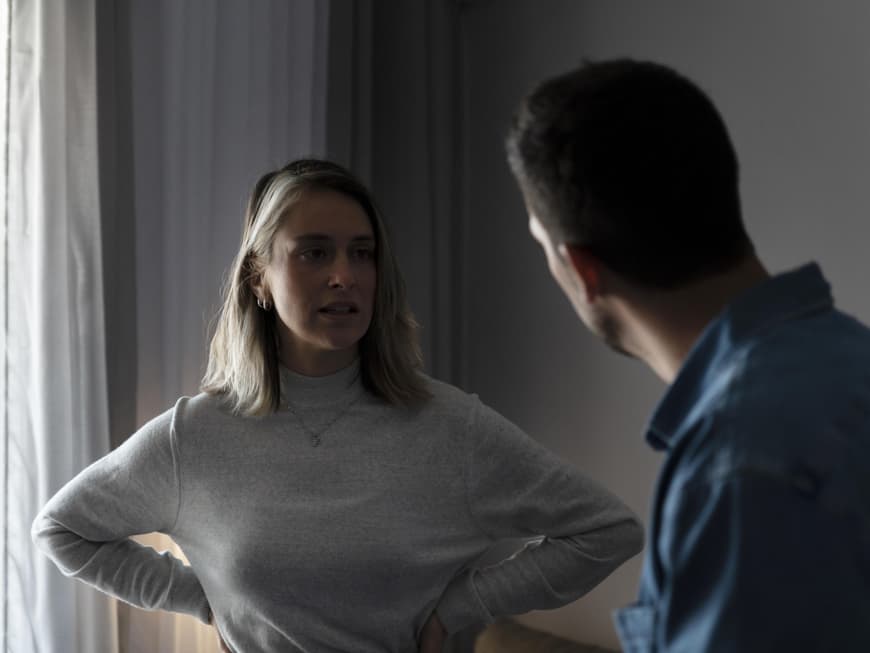 Mann und Frau streiten
