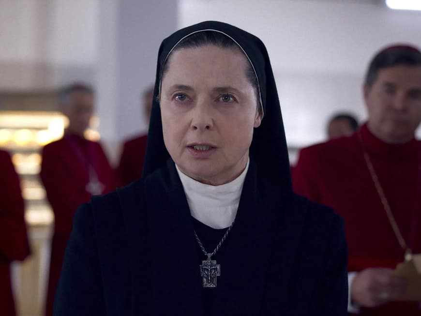 Isabella Rossellini ist für die Oscars nominiert. Isabella Rossellini im Kostüm einer Nonne.