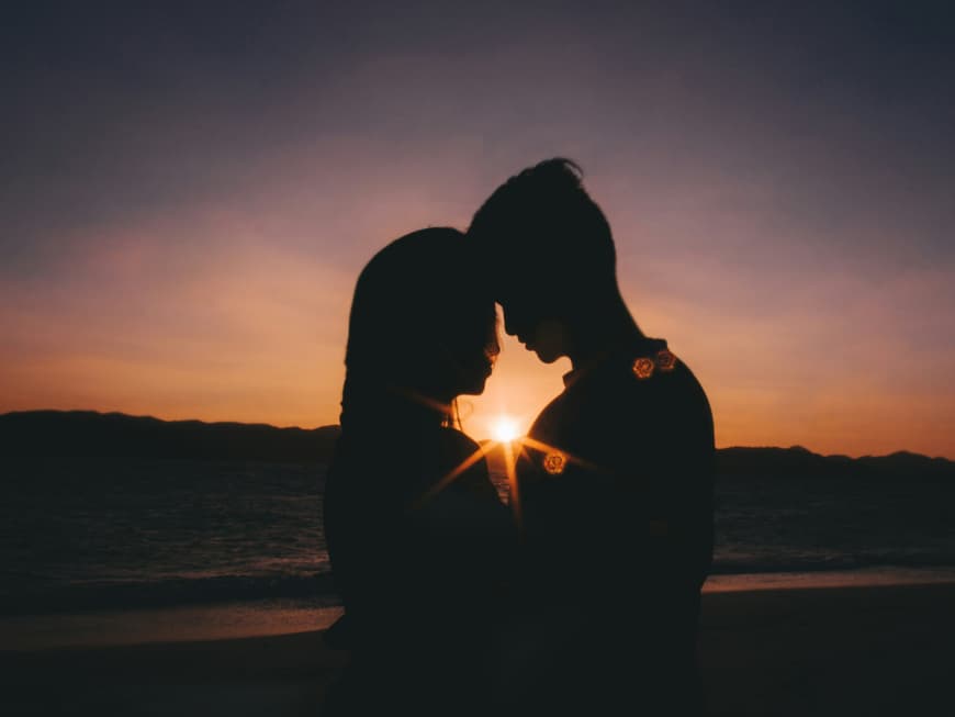 Pärchen vor Sonnenuntergang