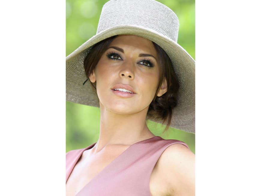 Danielle Bux mit Hut