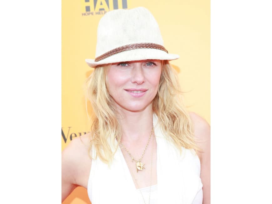 Naomi Watts mit Trilby Hut