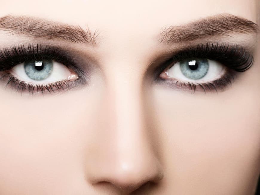 smoking-eyes smoking-eyes