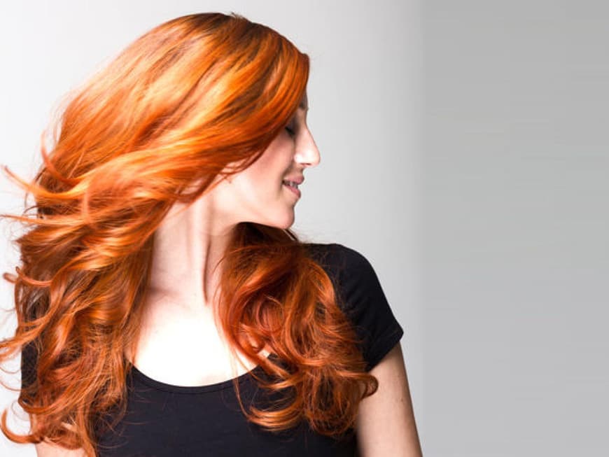 Frau mit roten Haaren
