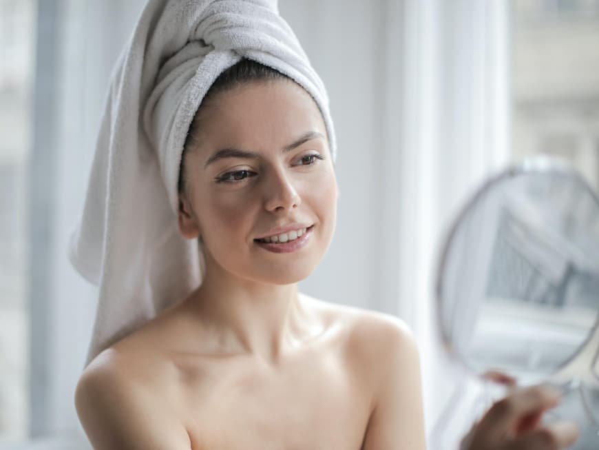 facelift-tapes-das-steckt-hinter-dem-beauty-trend