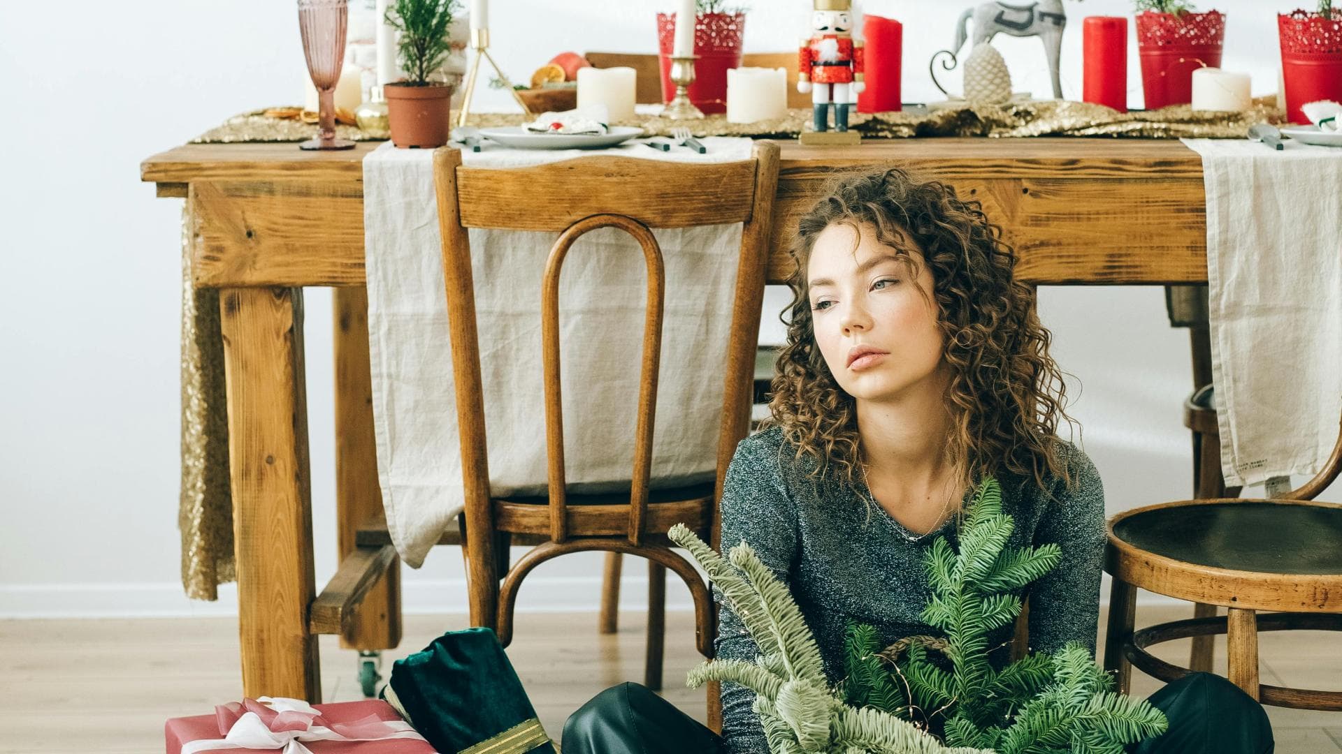 So vermeidest du Einsamkeit in der Weihnachtszeit laut Psychologin