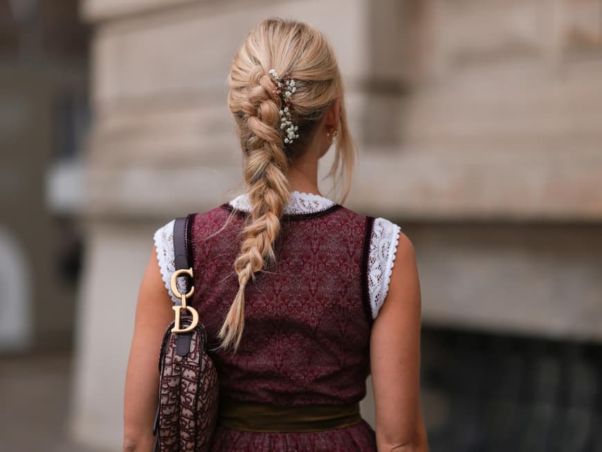 Oktoberfest Frisuren: 7 Anleitungen für den perfekten Wiesn-Look Oktoberfest Frisuren: 7 Anleitungen für den perfekten Wiesn-Look